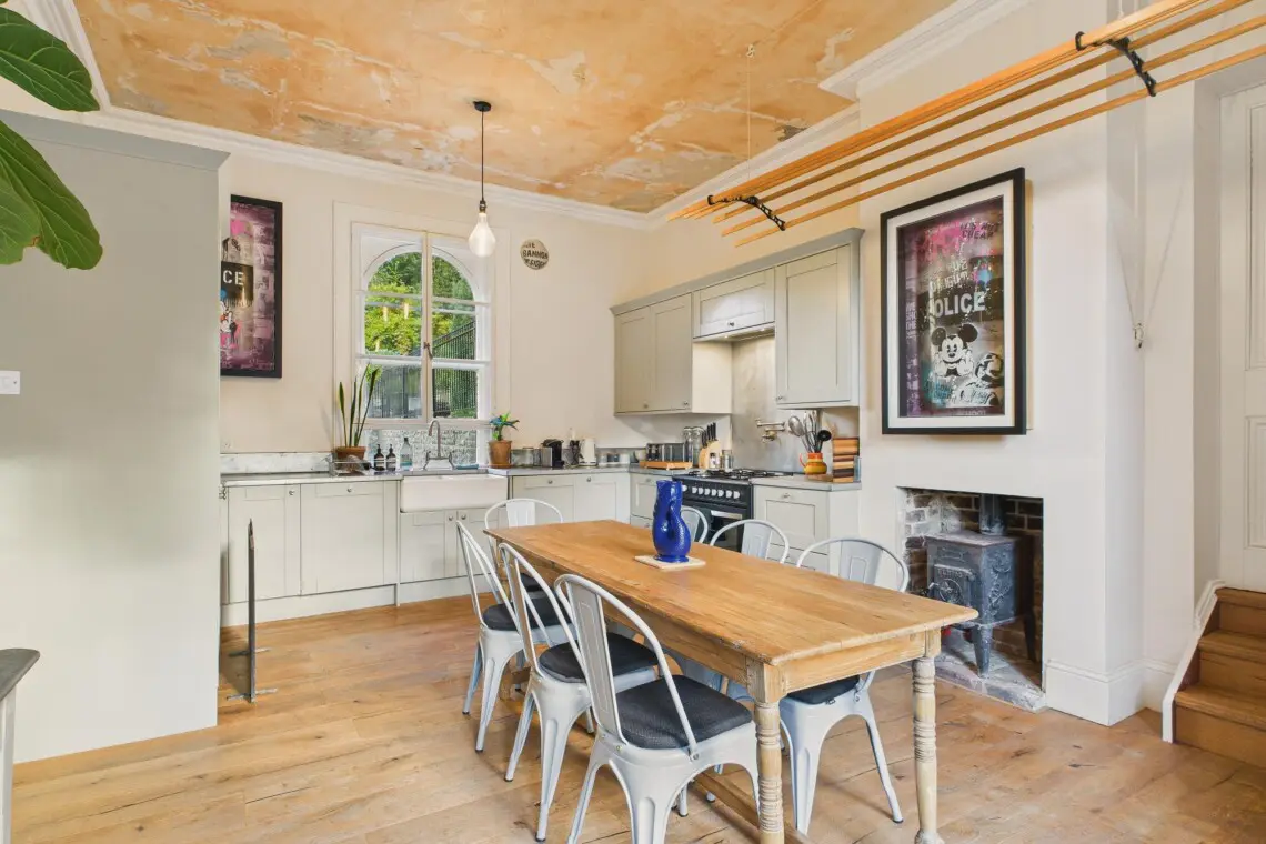 biqxfw85a3mr09e5aqvx