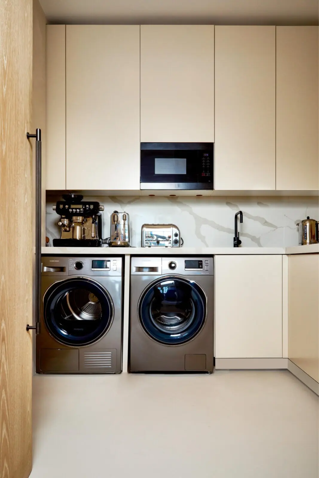 h4ej9f3ejyom5p3mu677