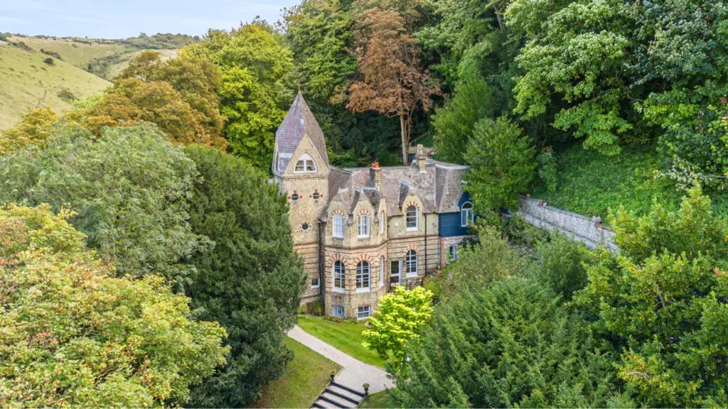 jxda8oiaap328aefy97p