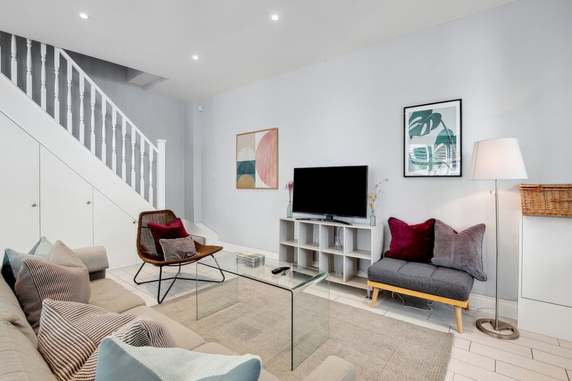 fe290c92 a86c 46 sBF9